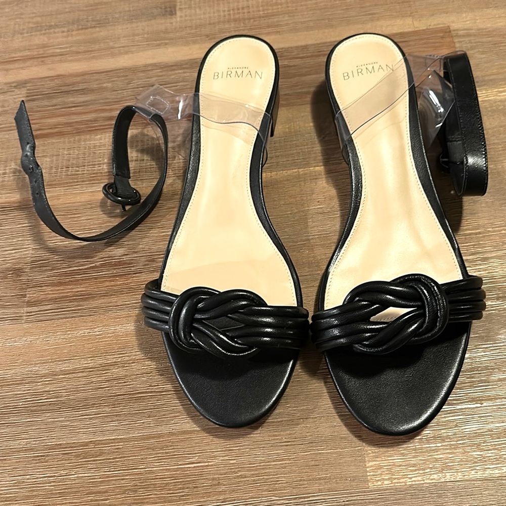 NWT Alexandre Birman Size 9.5 Black Leather Kitten Heeled Sandals